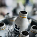 Drank koelen tijdens een bruiloft, bedrijfsfeest of festival